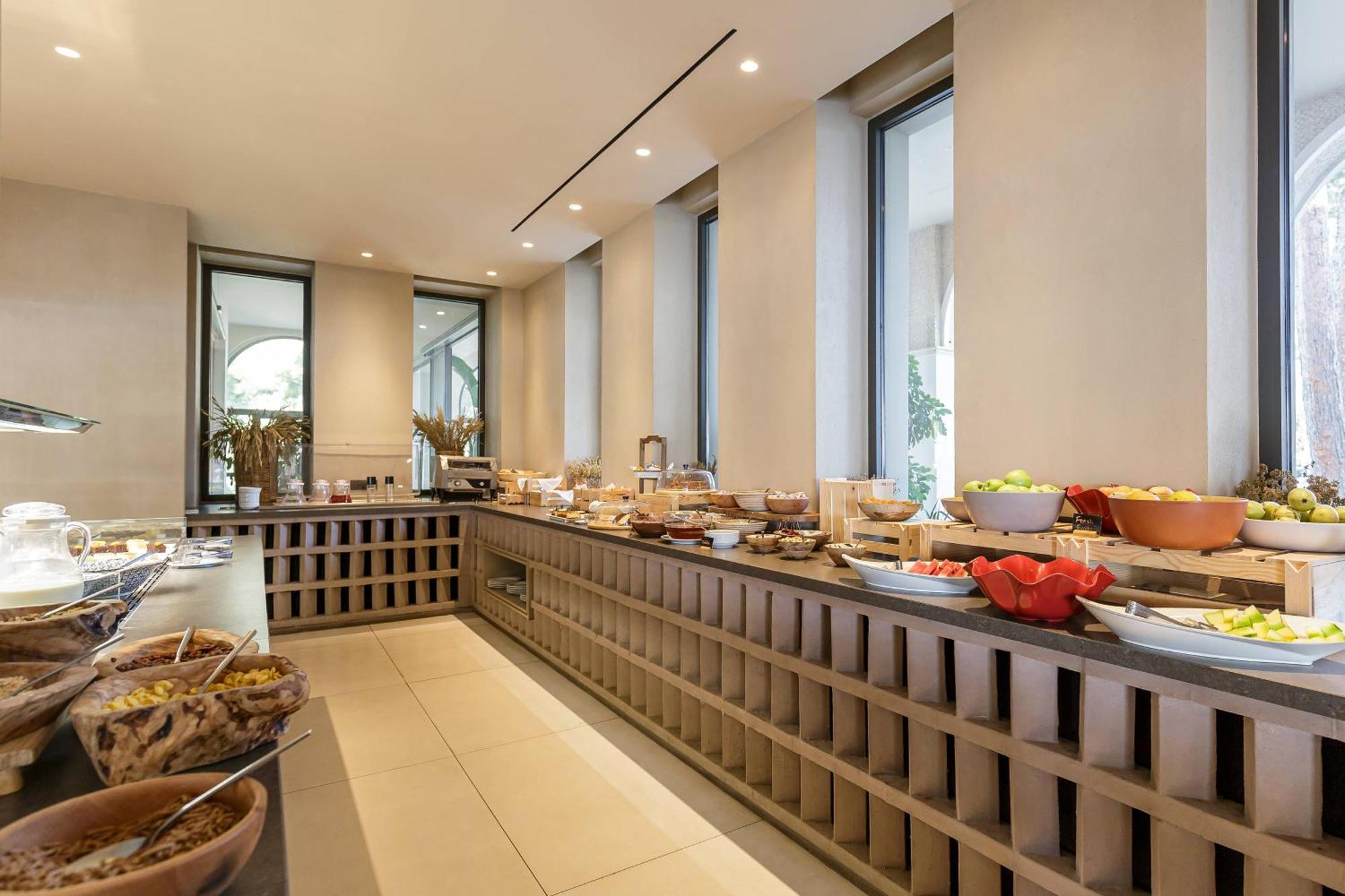 Akrotiri Beach Resort Hotel - Adult Friendly Paleokastritsa Exterior photo The buffet at the restaurant